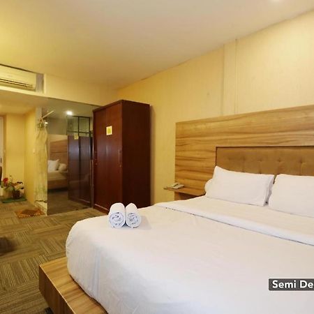 ג'קרטה Magnolia Hotel מראה חיצוני תמונה
