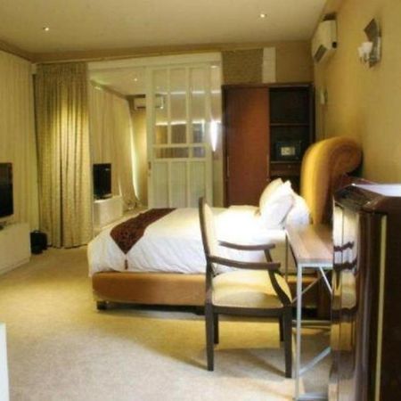 ג'קרטה Magnolia Hotel מראה חיצוני תמונה